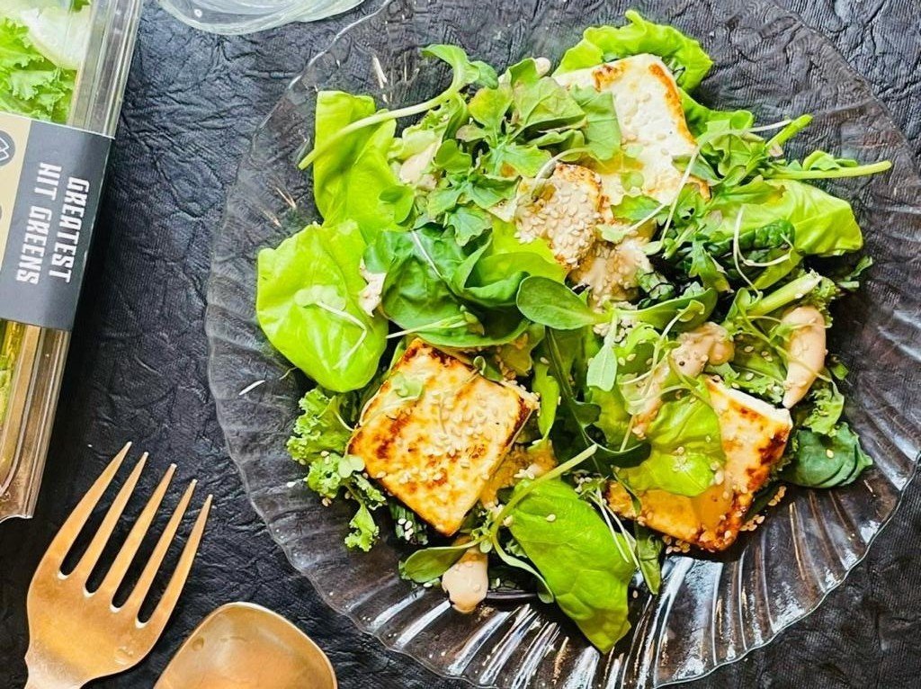Read more about the article Seedle Farms Greatest Hit Greens with Crispy Paneer & Miso Tahini Vinaigrette
